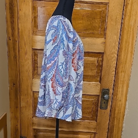 Chaps Blue and Red Paisley Lo G Sleeve Top M - Picture 3 of 4